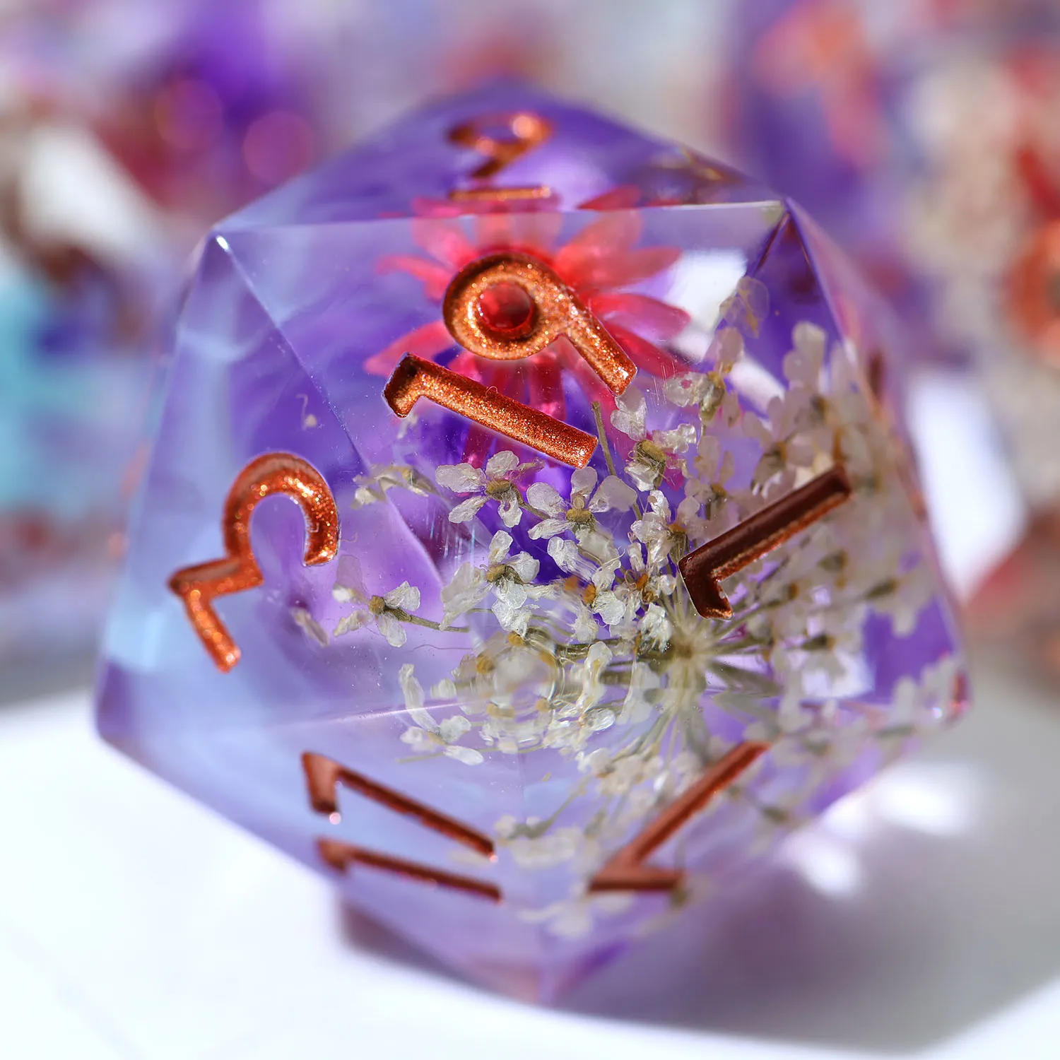 

Handmade Purple Resin Dice Set with Embedded Red & White Flowers | 7-Piece Polyhedral Dice for D&D & RPG Tabletop GamesN43