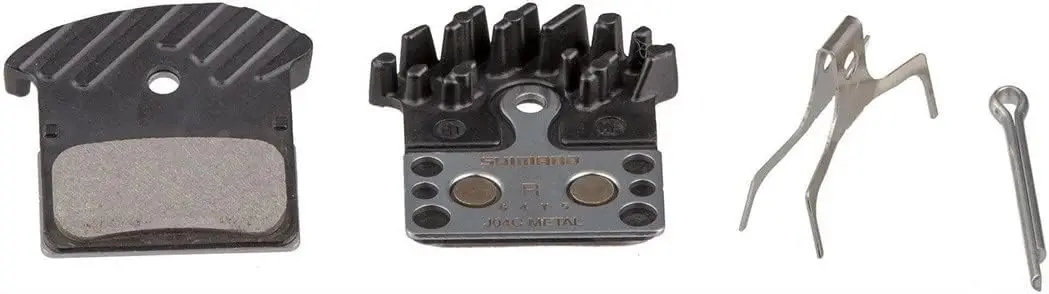 

J04C Черные тормозные колодки, L