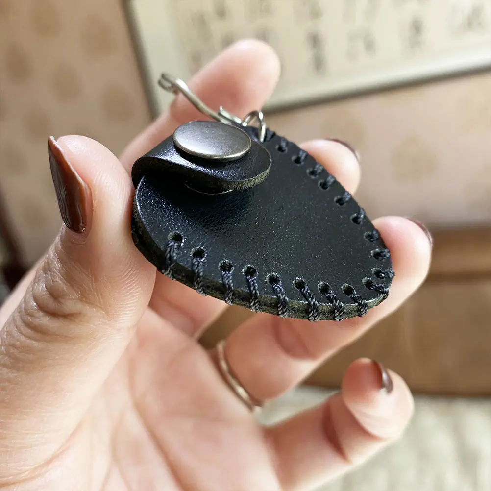 

Guitar Pick Bag Storage Holder Plectrum Wallet Cowhide Material Waterproof Dustproof Lightweight Compact Size Keychain Ring