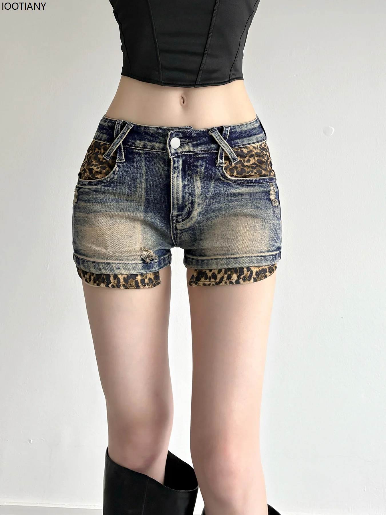 2025 Retro Street Style Washed Vintage Leopard Shorts Summer New Denim Shorts Women's Y2k Sexy Slim Fit Tight Hip Denim Hot Pant