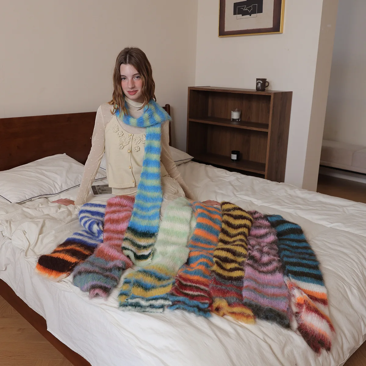 

2025зимний новый полосатый женский шарф контрастного цвета из смесовой шерсти, ниша, узкий мягкий допаминовый модный благоприятный для кожи шарф