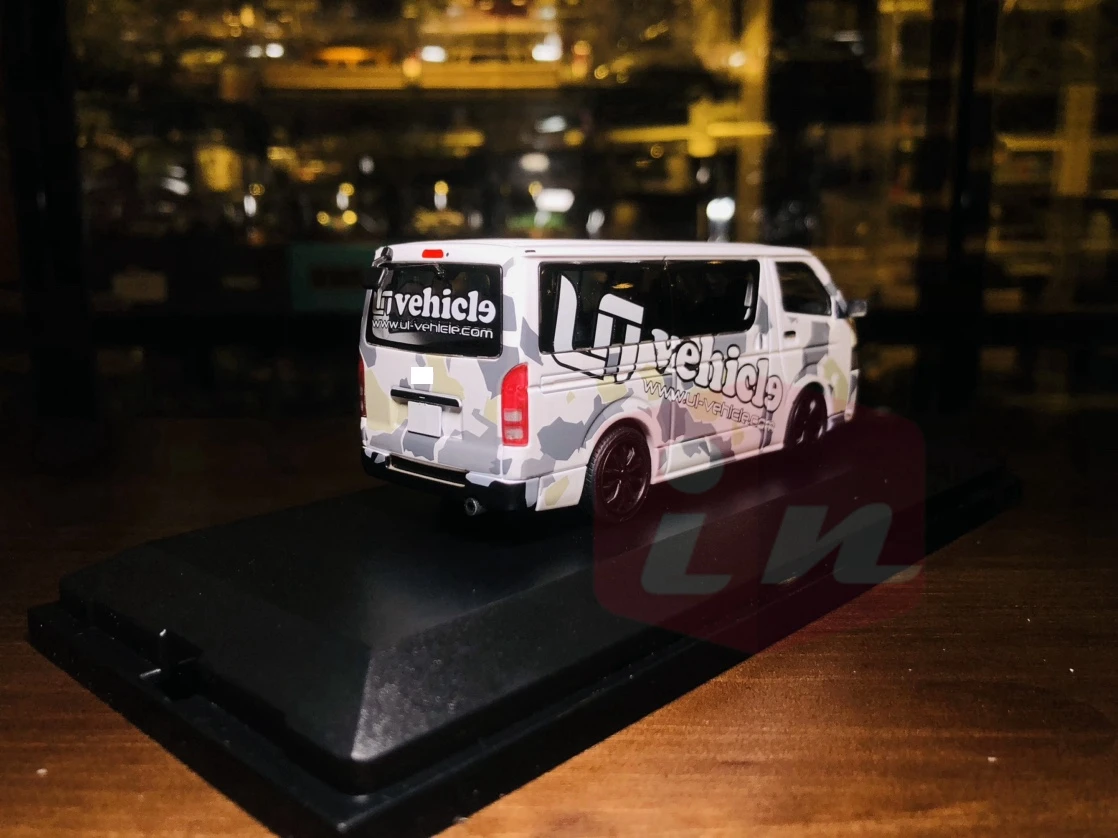 Model1 1:43  Hiace  Hong Kong  White  Modified Diecast Model Car Collection Limited Edition Hobby Toys