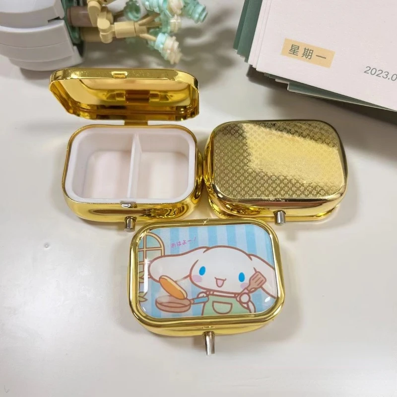 Sanrio Kuromi-joyero portátil de viaje para collar, pendientes, anillo, organizador de joyas, pastillero de dibujos animados, caja dispensadora de pastillas