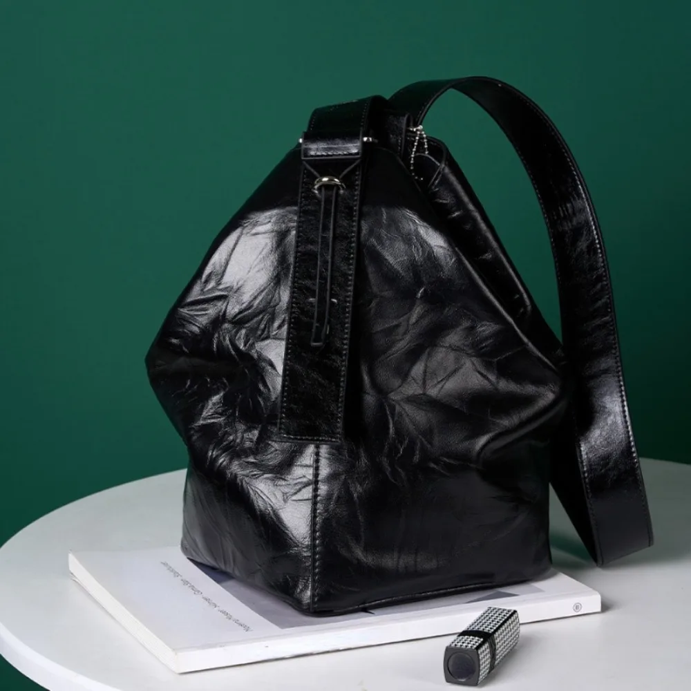 New Vintage Advanced Large Capacity Elegant Messenger Bag Ruched Drawstring Barrel-shaped Shoulder Moda Lazy Solid Crossbody Bag