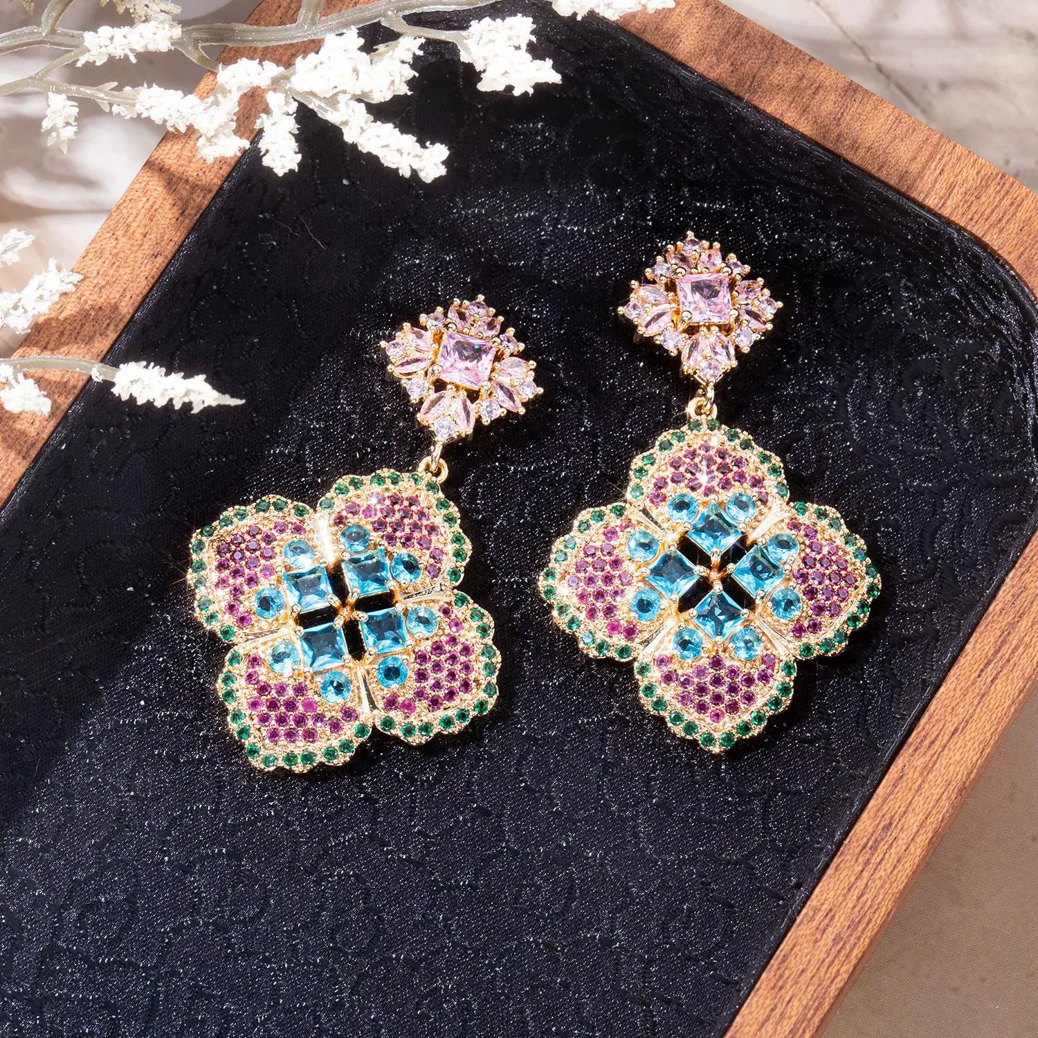 Exaggerated personality full diamond flash diamond three-dimensional big bow earrings light luxury high temperament stud earring