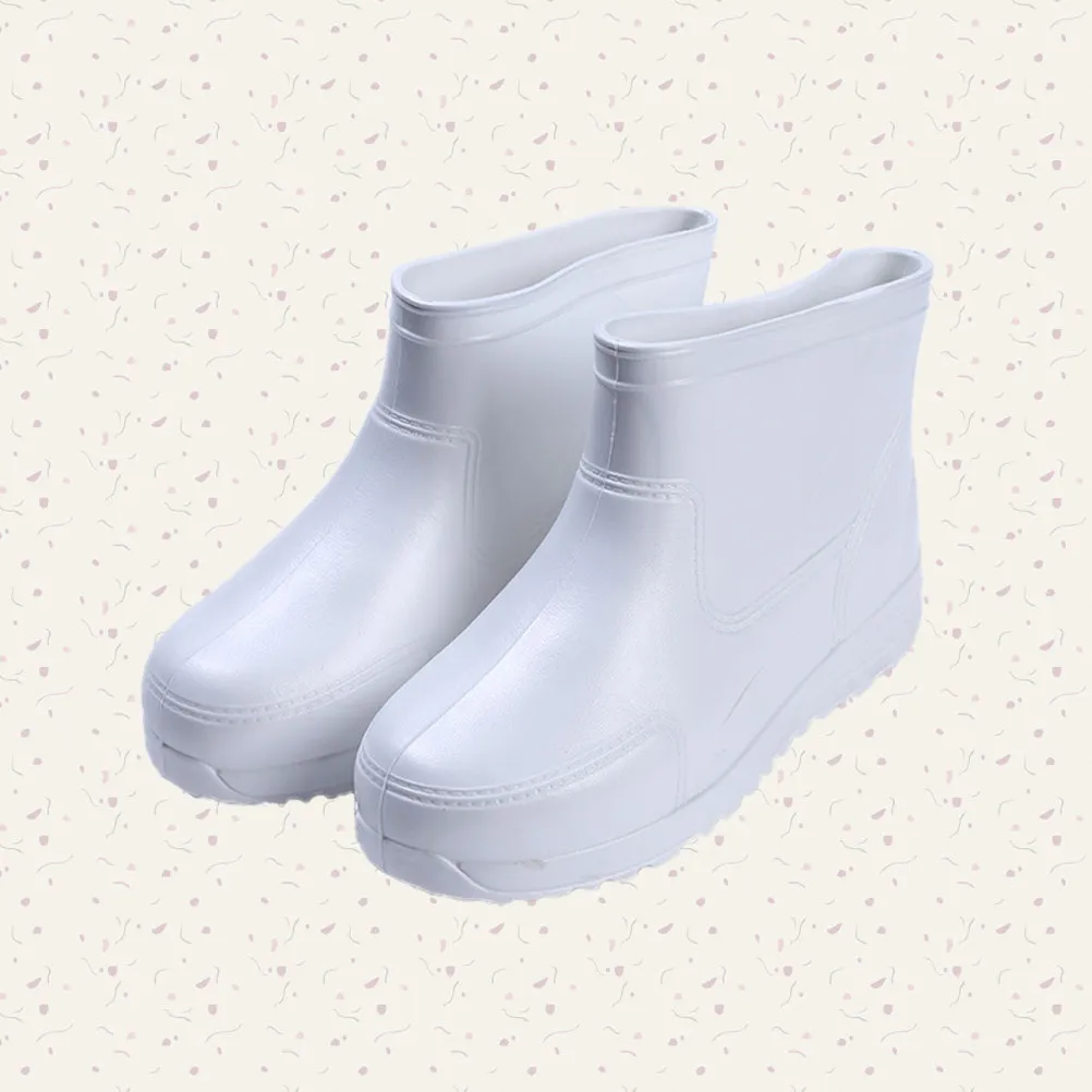 

Пара удобных непромокаемых ботинок с круглым носком, на толстом каблуке, с устойчивой подошвой, нескользящей вогнуто-выпуклой подошвой, кислотостойкие, низкие ботинки-полусапожки