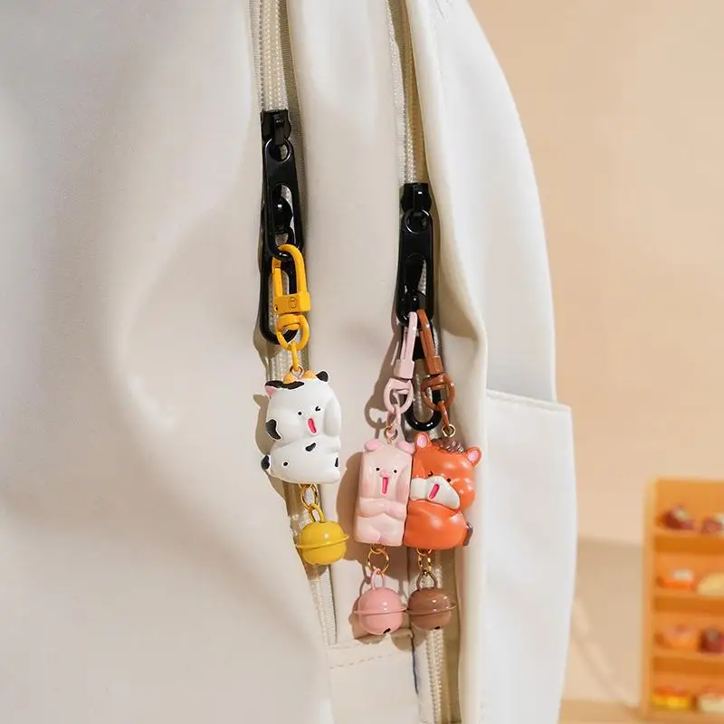 3-teiliges Set Magnetische Schlüsselanhänger aus Kunstharz, Cartoon-Schlüsselanhänger-Sets, Mini-Rucksack-Charm, Geschenk für Freunde – Detail 6