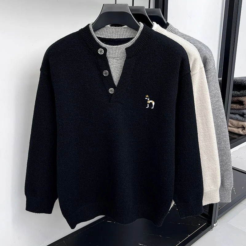 Koreanische Version Herren-Langarm-Pullover, Falscher Zweiteiler mit Knöpfen, Farbblockierung, V-Ausschnitt, Bestickte Strickware, Modische Herrenbekleidung – Detail 16