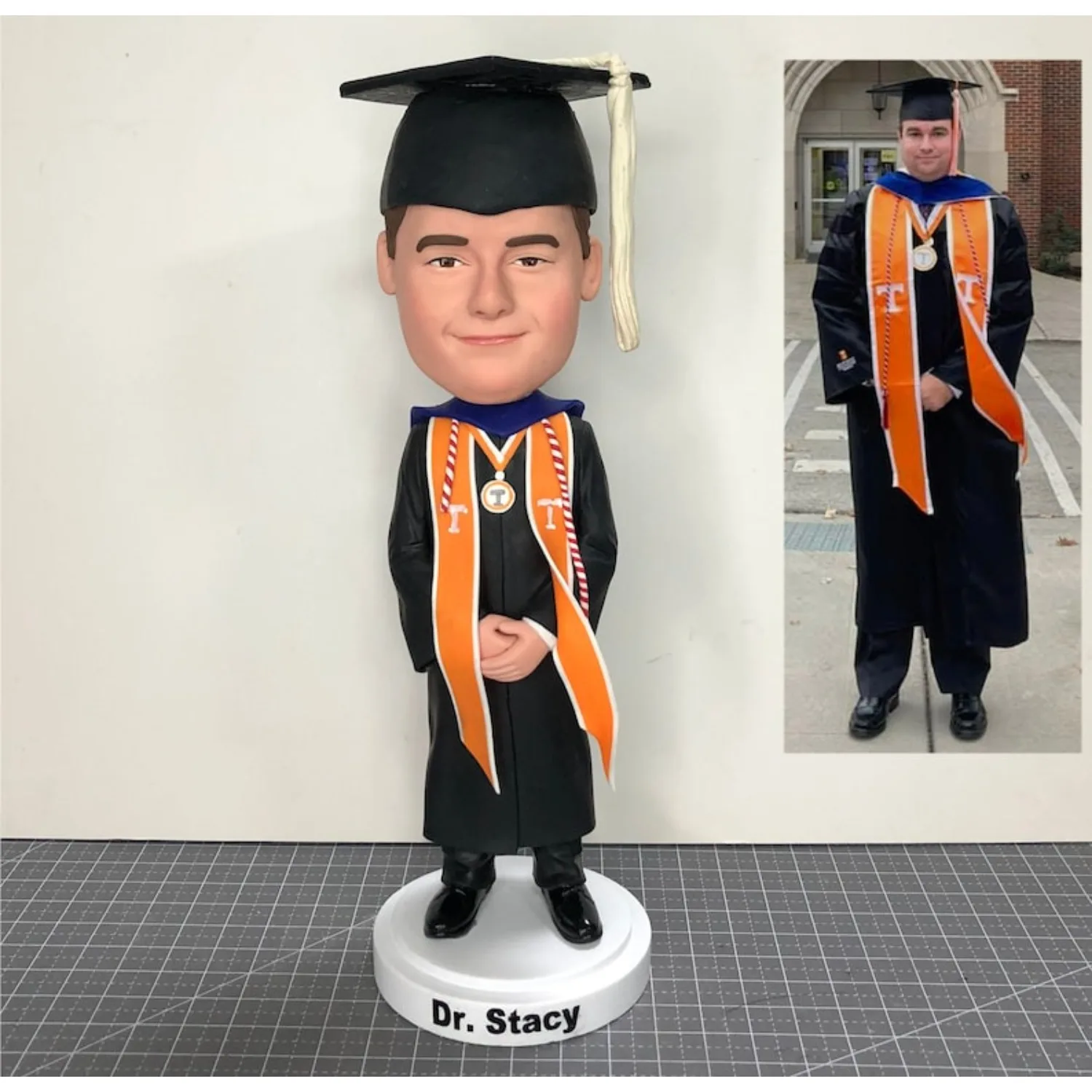 

Custom Student Graduation Bobblehead Personalized 3D Sculpture Gift For Graduate From Photos Handmade Full Body Clay Figure Art