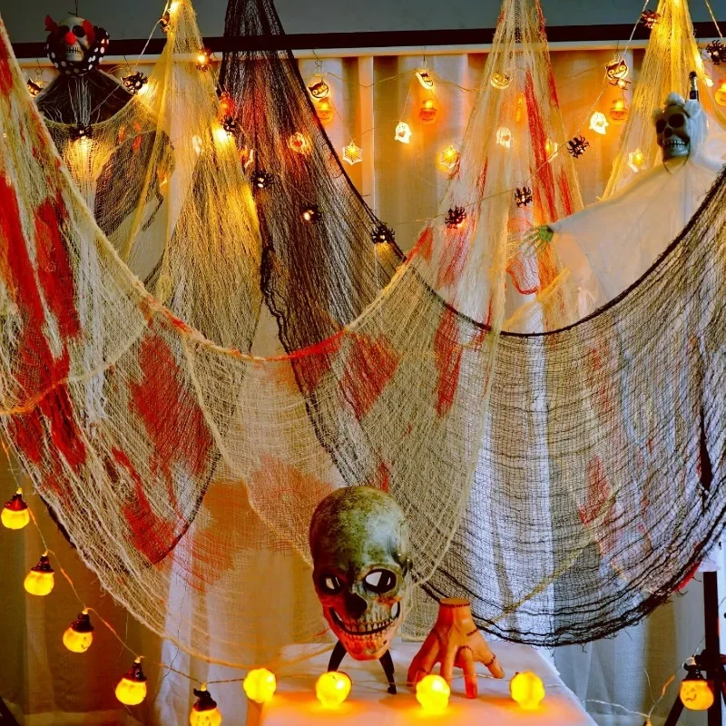 Panno di garza raccapricciante insanguinato di Halloween Grande garza nera Panno di tessuto di sangue spettrale per la decorazione del cortile all'aperto della casa della festa di Halloween