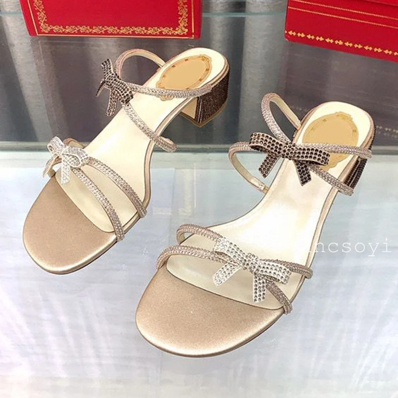 Zapatillas de verano con lazo de cristal ostentoso para mujer, sandalias de tacón grueso con banda estrecha y diamantes de imitación, zapatos de hadas versátiles para mujer