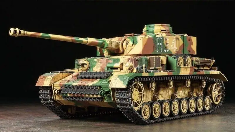 Tamiya 36211 1/16 Model German Panzerkampfwagen Panzer IV Ausf.J w/380 Motor