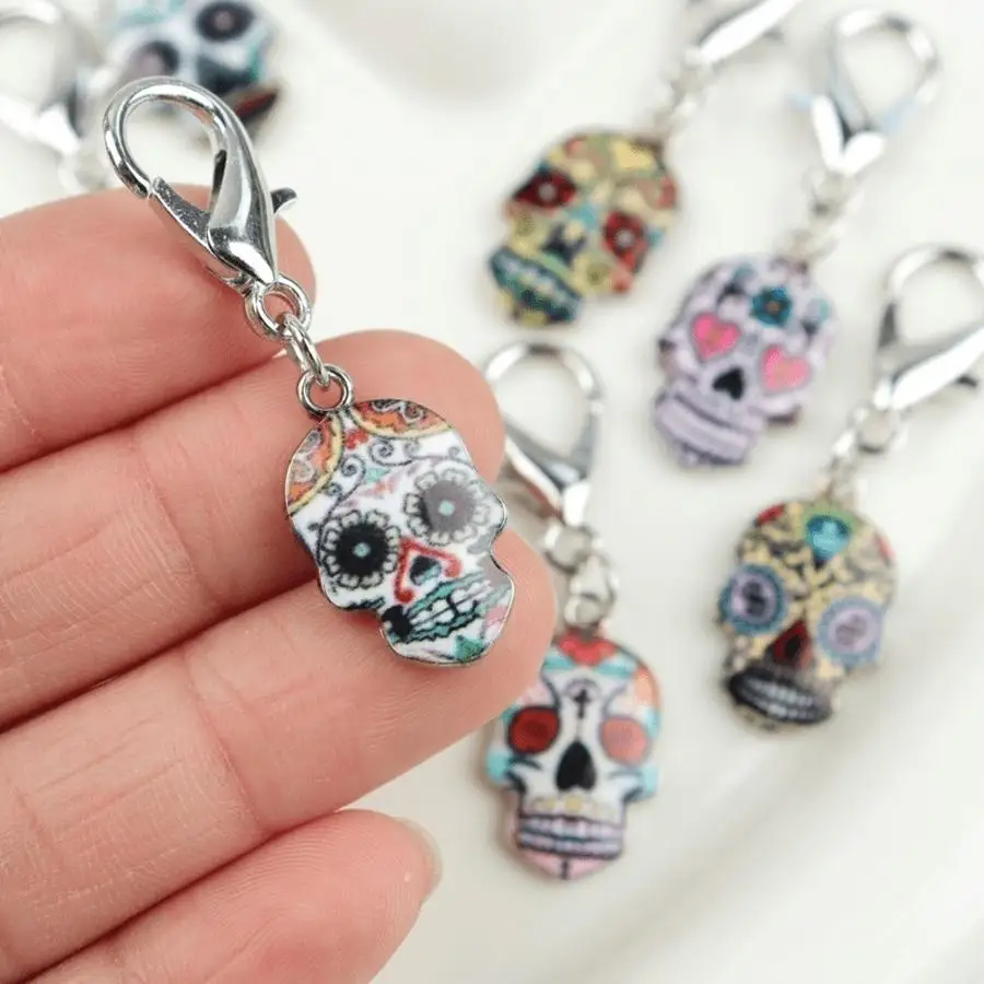 1/5/10/20/50/100pcs Skull Keychains Gothic Y2K Style Charms, Elevate Fashion Identity, Matching for Women Men Handbags Tote Hand