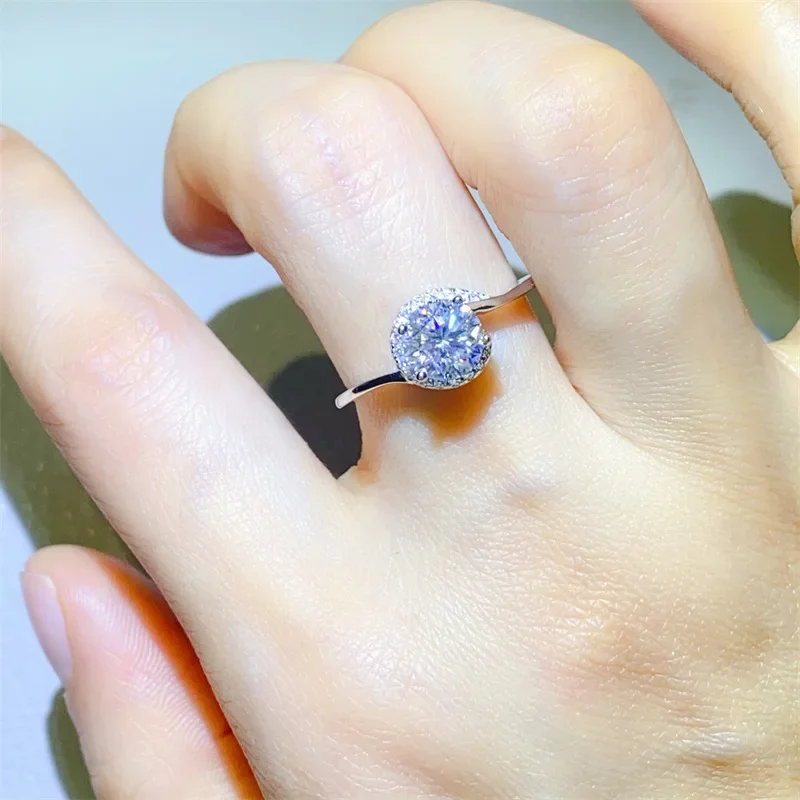 แหวนเพชรมอยส์ซอไนต์1CT ชุบเงินสเตอร์ลิง925พร้อมแหวนทองขาว18K ได้รับการรับรอง GRA สำหรับผู้หญิงเครื่องประดับชั้นดี