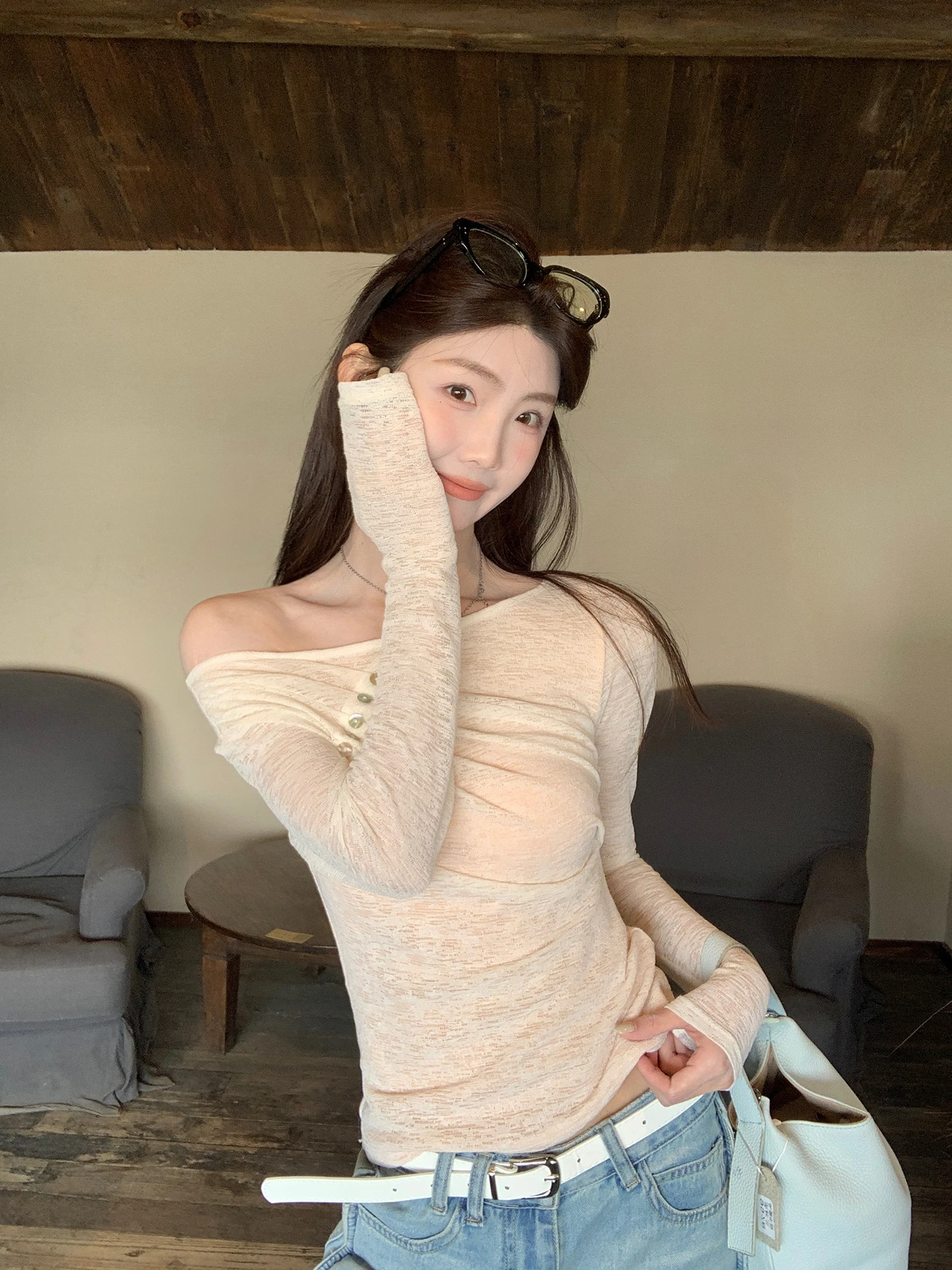 Cseta de Manga Longa Vermelha para Mulheres, Nova Coleção de Verão 2025, Estilo Coreano, Ajuste Slim, Top com Ombros à Mostra