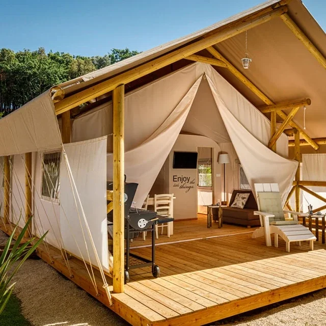 Luxury Family Accommodation Large Space Solid Wood Waterproof Safari Camping Hotel Tent