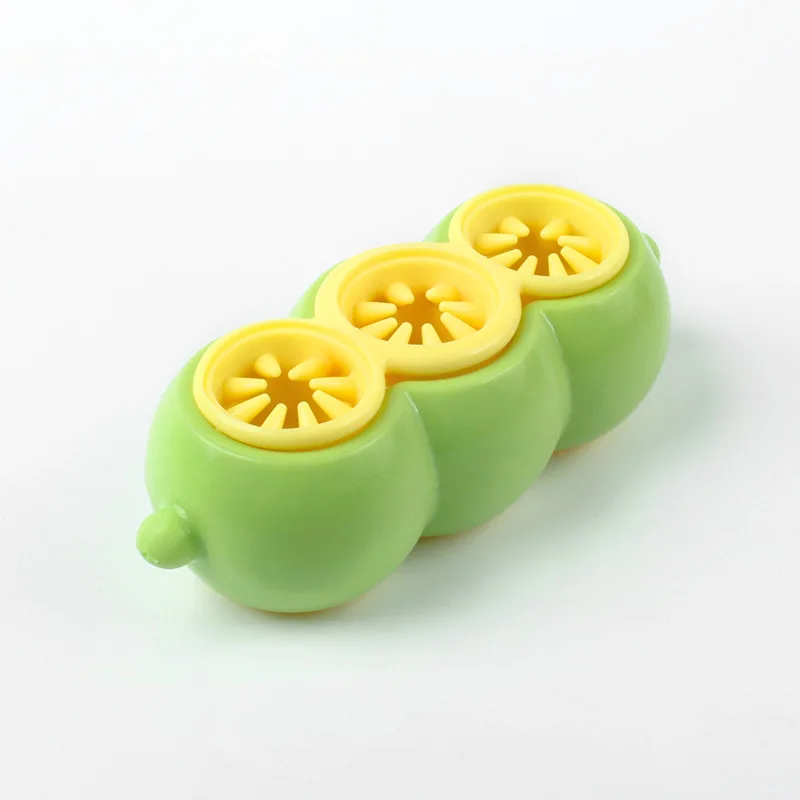 

Direct sale pea food dispenser twrtwo-tone material self-Hi toy pet Entertainment