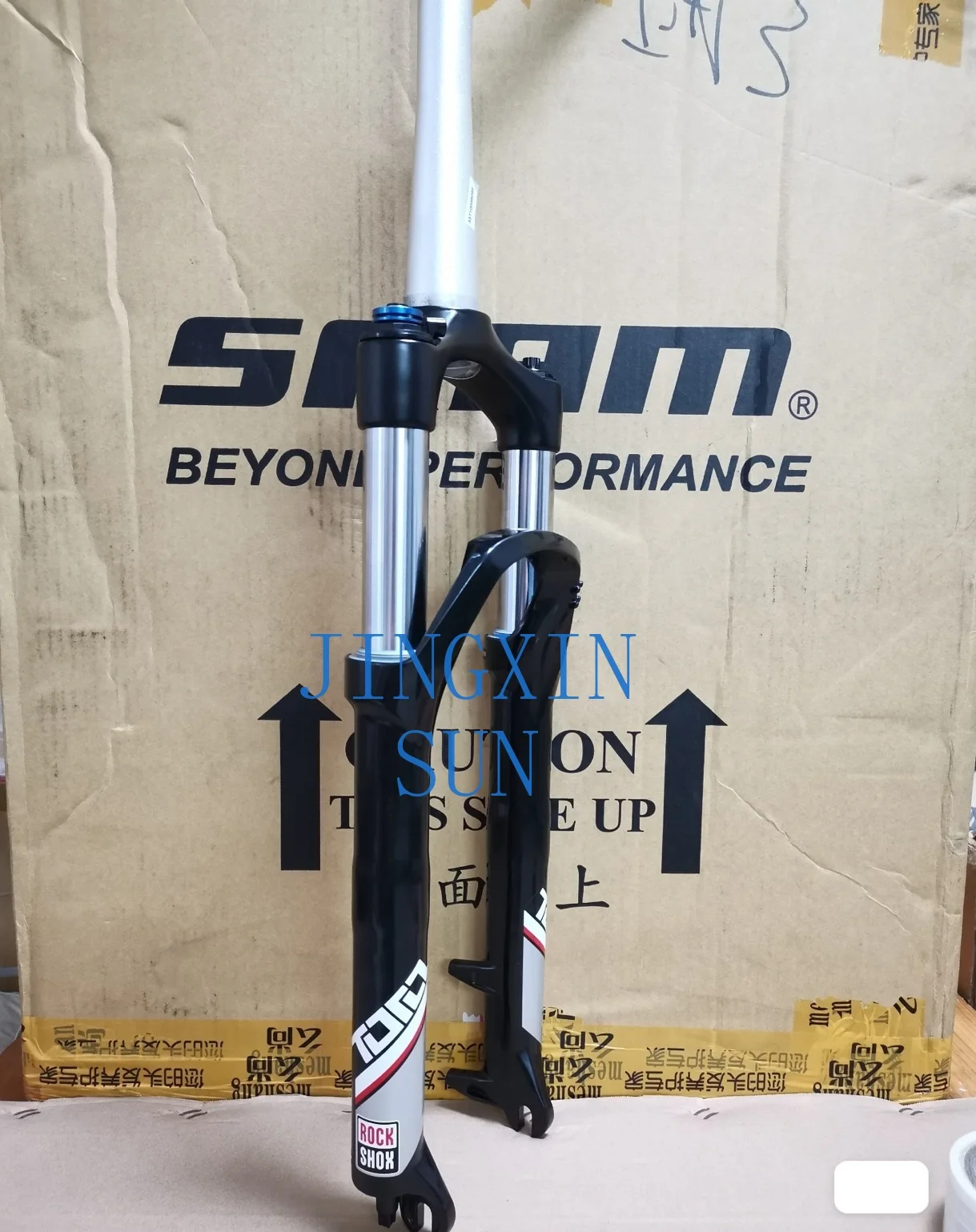 RockShox TORA SL Tk 26er 100mm Travel Mountain Bike Remote control