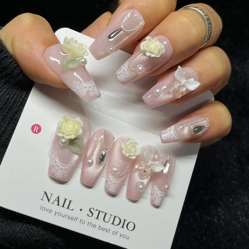 10 Uds. De uñas postizas rosas con purpurina, ataúd largo, diseño de mariposa rosa 3D con detalles plateados, uñas postizas elegantes hechas a mano para mujeres