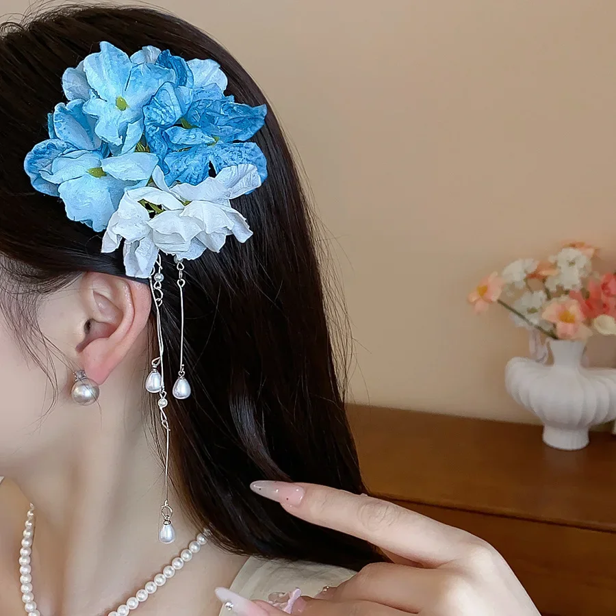 Vielseitige Romantische Künstliche Blumen-Haarspangen für Frauen, Frische Süße Blumencluster-Quasten-Haarklammern für Urlaub, Reisen und Fotoshootings M – Detail 19