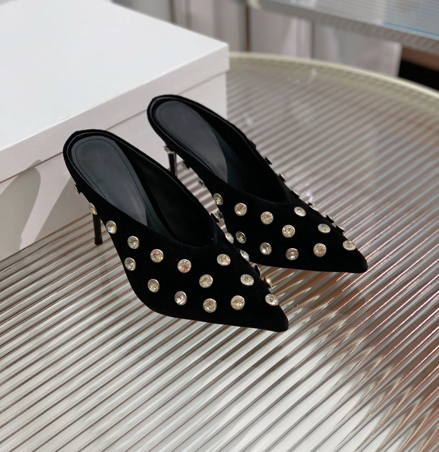 

2024 New Fashion Rhinestone High Heel Baotou Slippers Retro Suede Pointed Thin High Heel Rhinestone Shoes