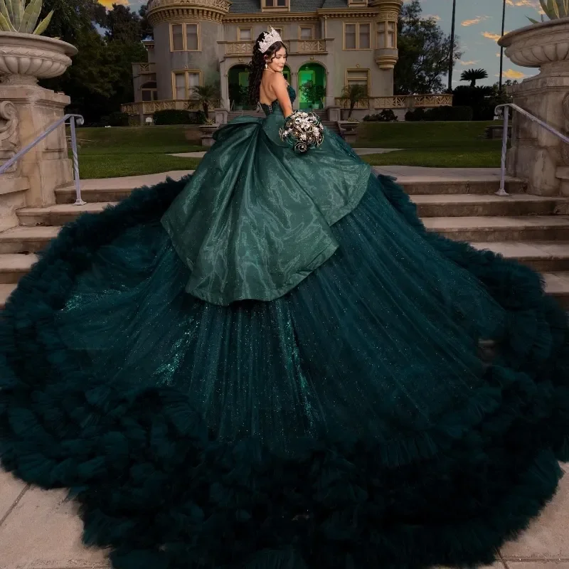 Luxury Sweetheart Blackish Green Quinceanera Dress Beaded Crystal Tiered Tull Birthday Party Gowns Sweet 16 15 Robe De Ball