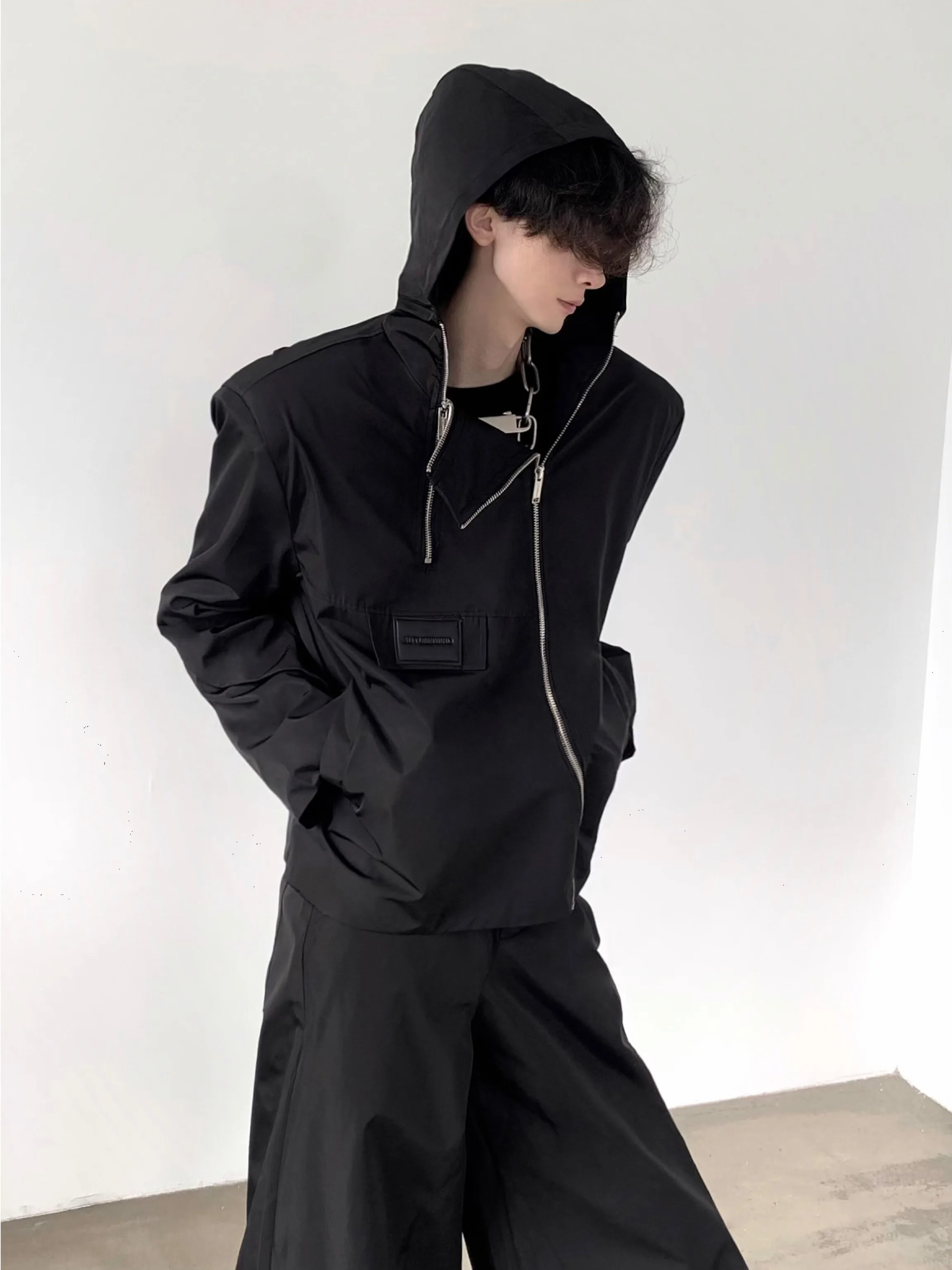 giacca-casual-da-uomo-per-attivita-all'aperto-ideale-per-l'autunno-con-cappuccio-antivento-in-tessuto-impermeabile-foderata-in-pile-maniche-lunghe-pantaloni-coordinati-set-per-il-tempo-libero