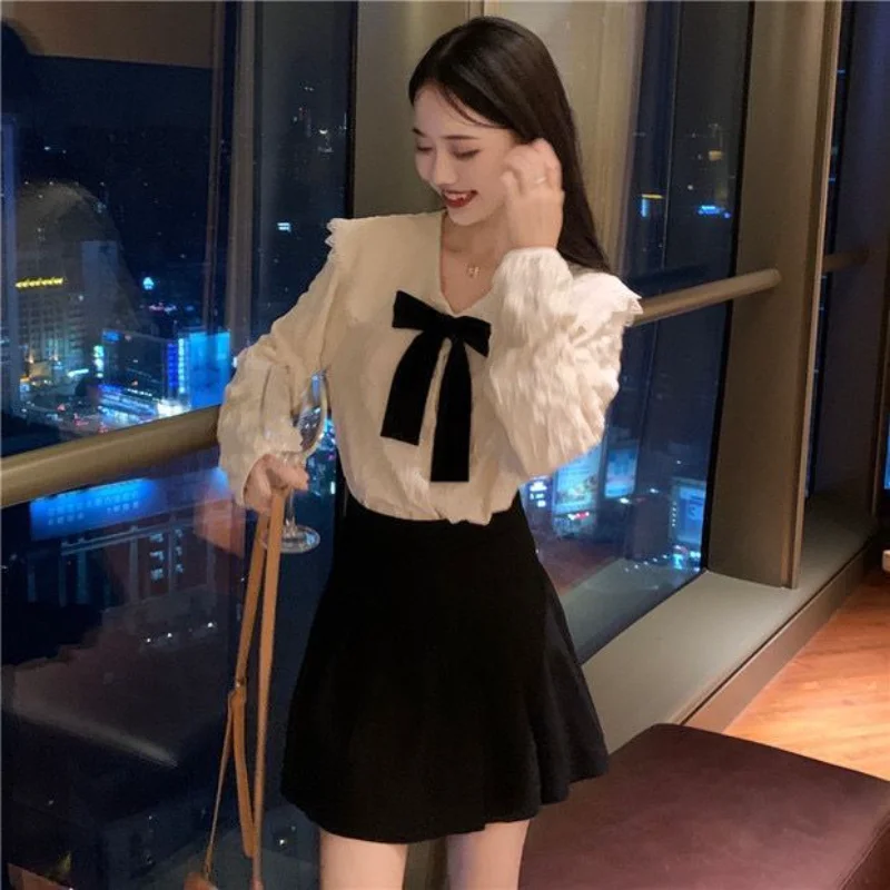 

Дизайнерская чувственная рубашка с пышными рукавами, новый стиль, уменьшающий возраст, топ с кукольным воротником для женщин