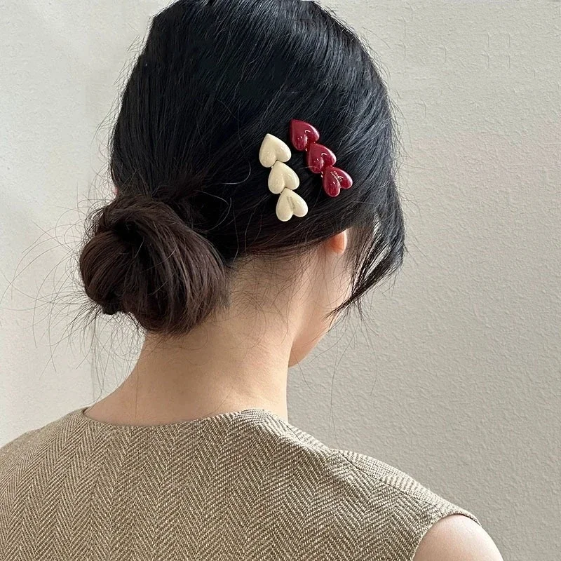 

Korean Peach Heart Duckbill Clip Three Small Heart Hair Clips Retro Hairpins Senior Bangs Edge Hair Accessories for Women Girls