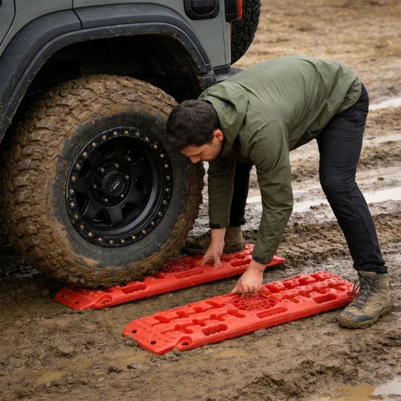 104cm Off road Automotive Parts Traction Plate with Super Toughness and High Strength PP Track Recycling Emergency Rescue Tool