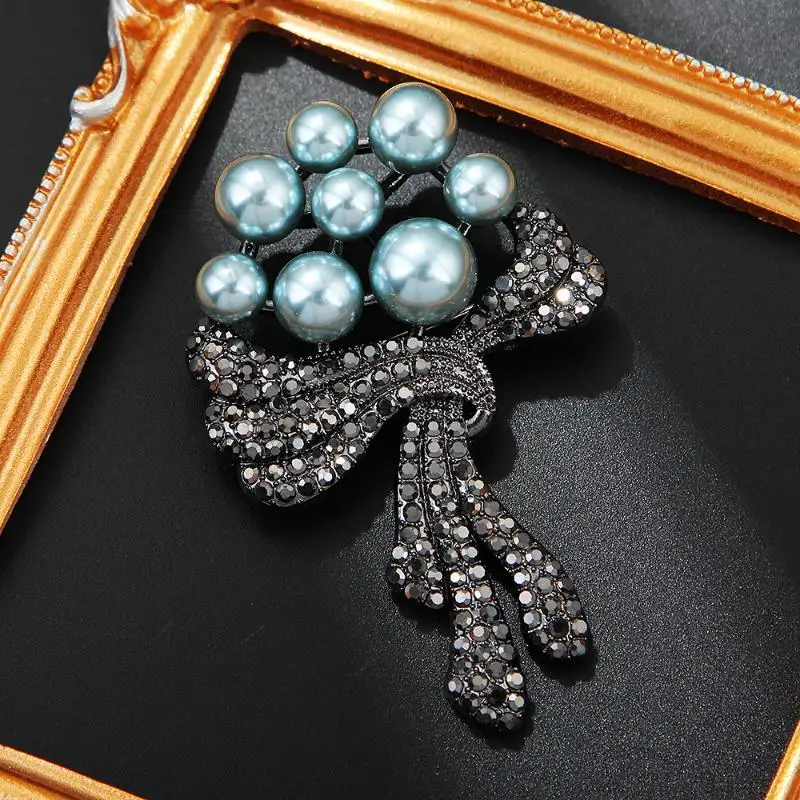Fashion Pearl Brooches for Women Enhance The Look of Any Clothing or Coat