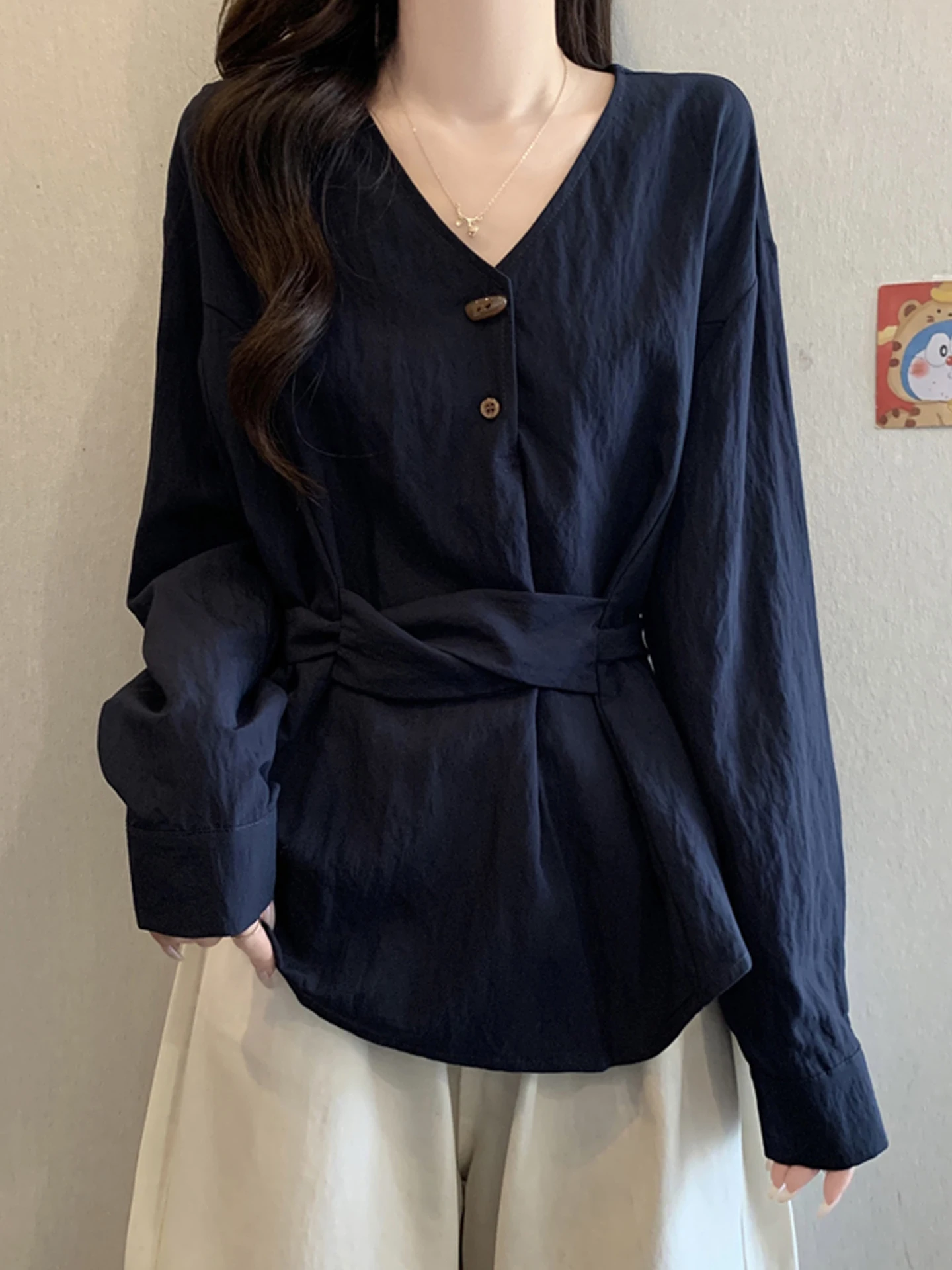 

Женская блузка больших размеров с эффектом похудения, синяя, с V-образным вырезом, длинными рукавами, скрывающая живот, с завязками на талии, в корейском стиле, для повседневной носки