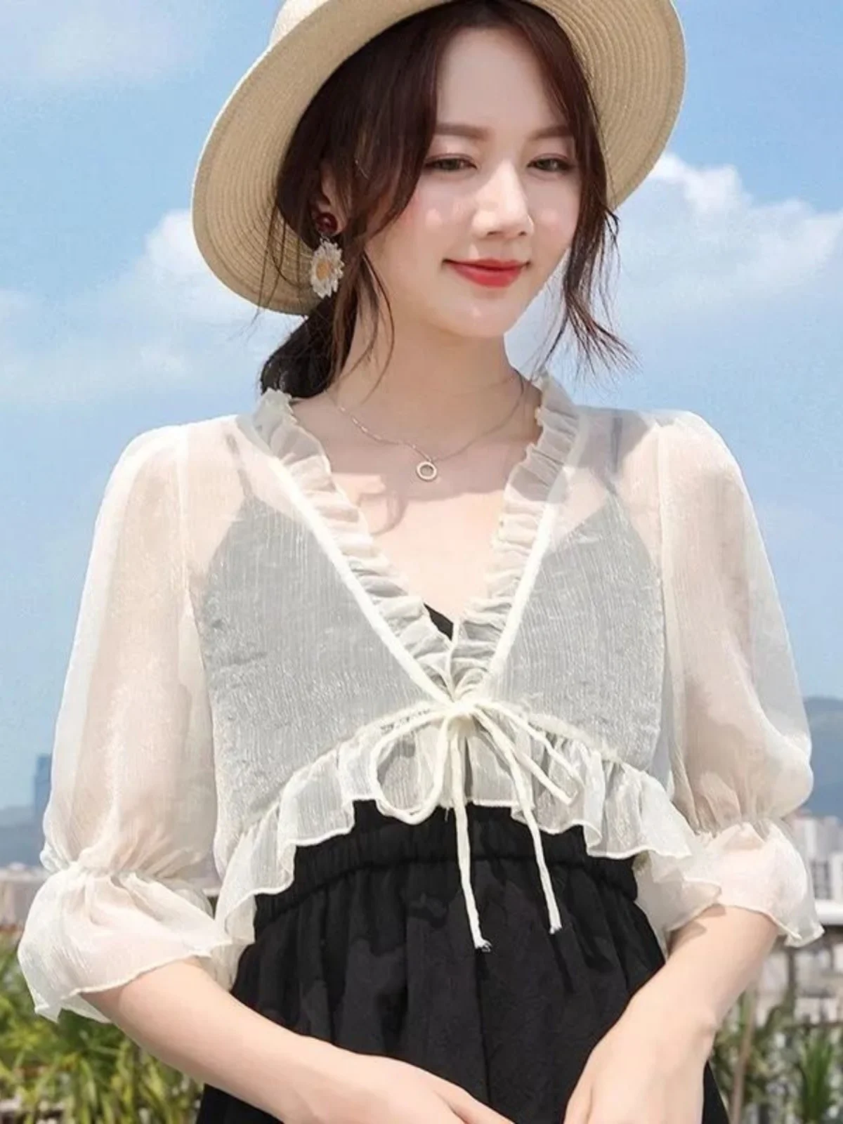 

Женская летняя одежда 2024 года: новый дизайн, легкая, портативная, солнцезащитная, с поясом, в корейском стиле.