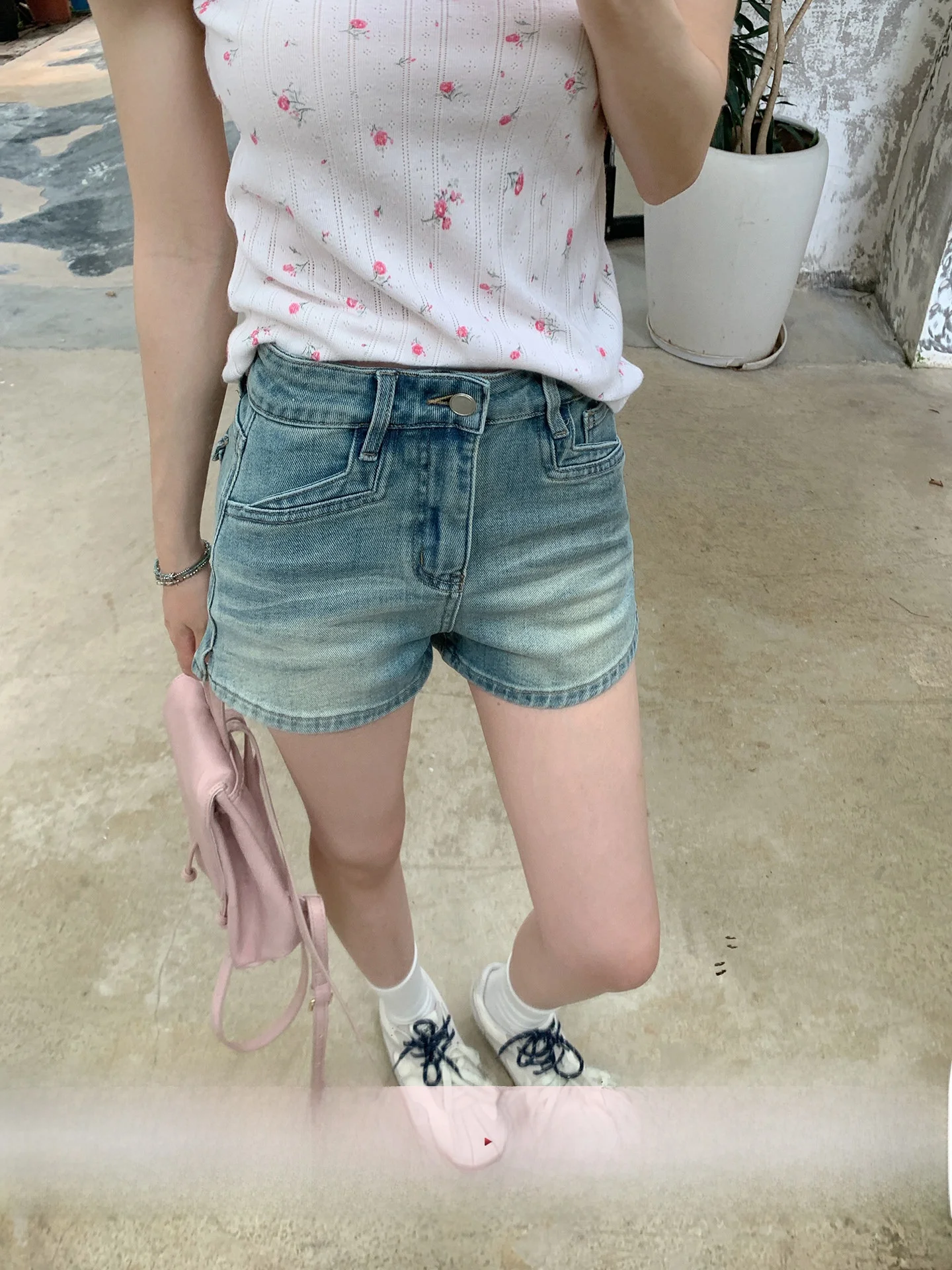 

Женские джинсовые шорты Morning Bloom, прямой крой, с пуговицами, средней плотности, синие, для летнего повседневного образа