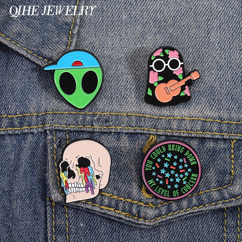 Pop Rock Band Emaille Pins Custom YOU COULD BRING DOWN MY LEVEL OF CONCERN Skeleton Alien Gitarre Brosche Revers Abzeichen Schmuck Geschenk