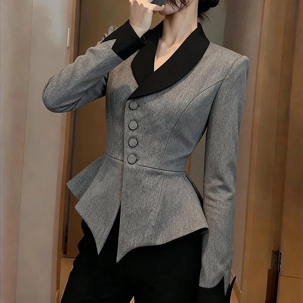 Gray short coat women's 2026 new autumn unique design sense great good-looking niche temperament high-end waist pinch top