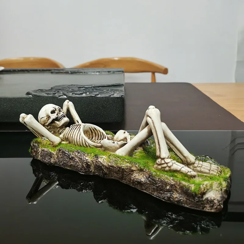 Creative Lying Position Skeleton Incense Holder Resin Skull Incense Burner for Cone Sticks Zen Meditation Desk Room Decoration