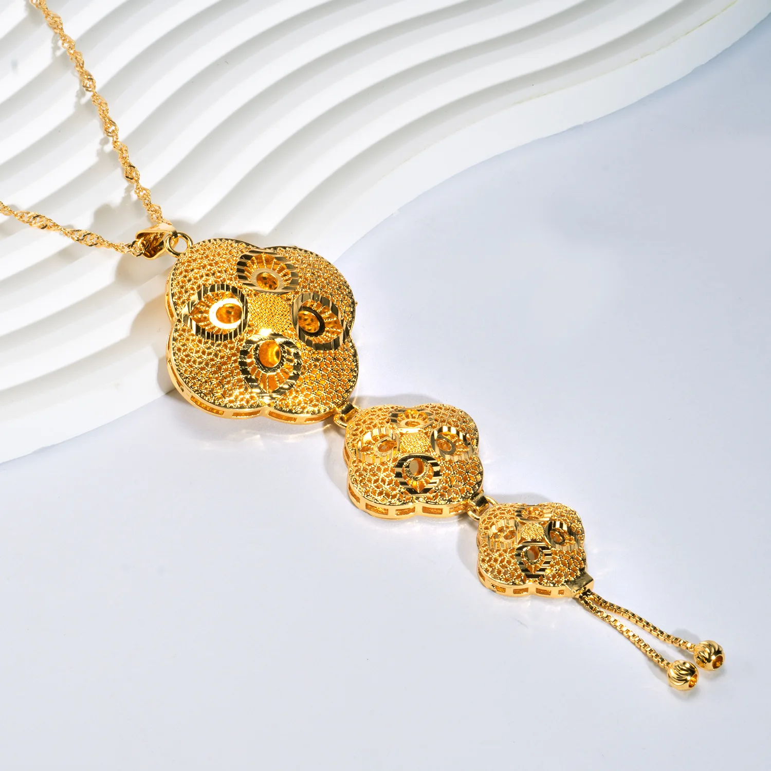 Factory direct sales, Middle East Dubai copper plated 24K gold, fringed jewelry European and American round wedding bride neckla