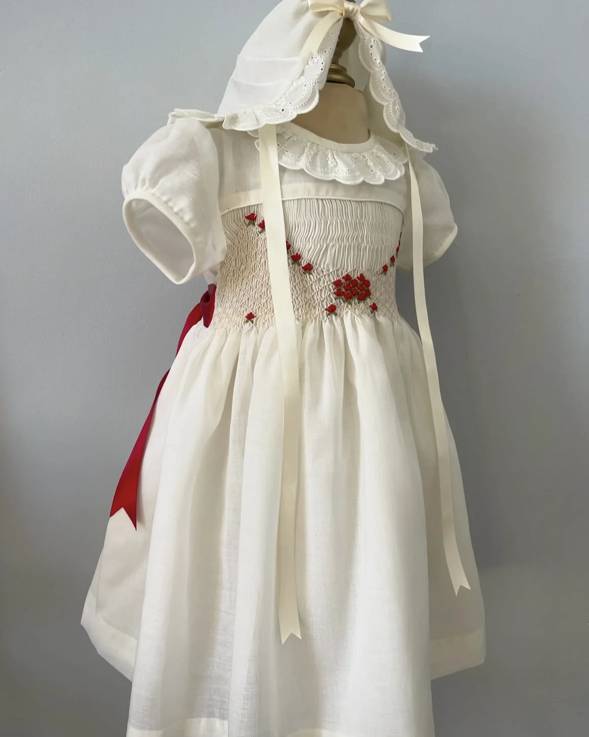 

0-12Y Baby Girl Summer Flower Handmade Embroidery Smocked Beige Dress for Birthday Holiday Photography Eid Casual A14
