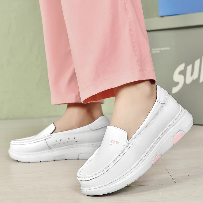 

2024 New Style Mute Nurs Shoes Women's Soft Bottom White Breathable Wedge Comfortable Non-Slip Work Shoes for Women