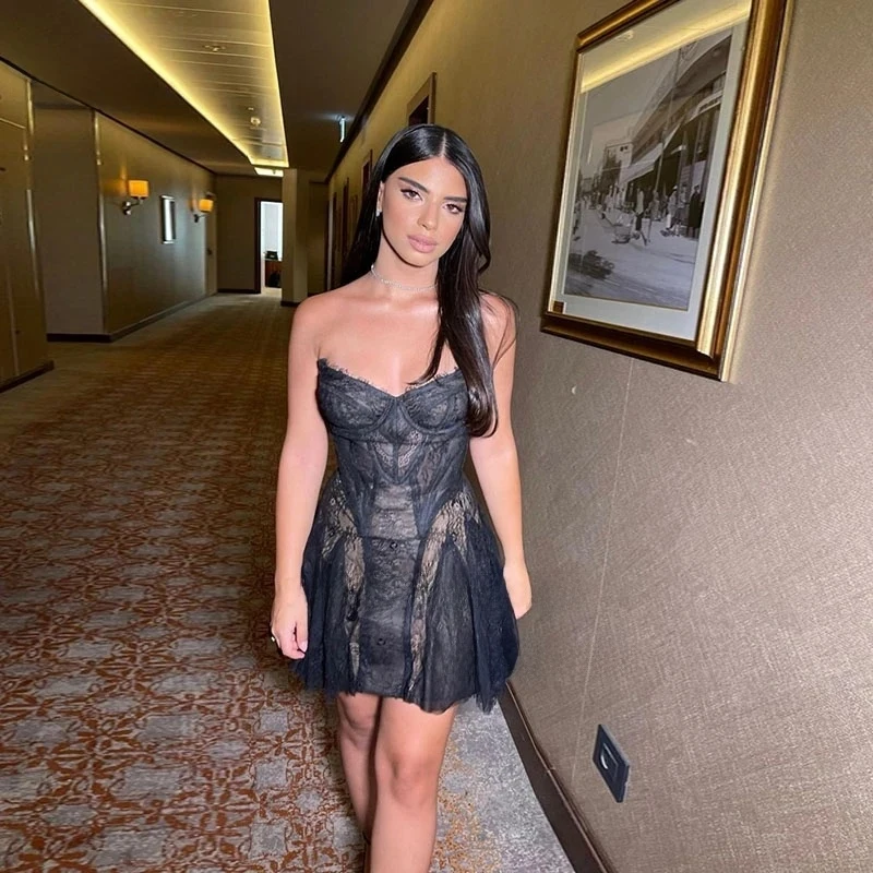 

2026 Elegant Short Black Prom Gowns Robes De Soirée Strapless A-line Celebrity Dress Customized Lace Above Knee Evening Dress