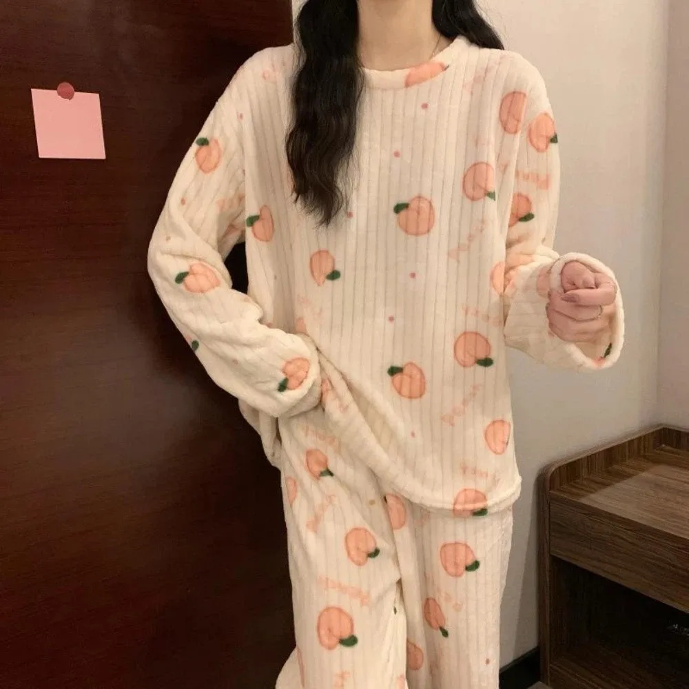 

Casual Cute Bear Velvet Sleepwear Set Flower Peach Pajama Suit Long Sleeve Nightwear Winter Thick Warm Pajamas Autumn Winter
