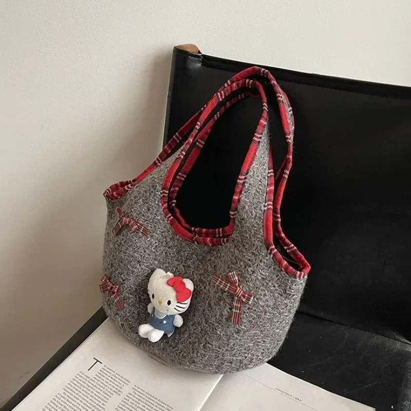 Sanrio Felt Bag Autumn and Winter New Hello Kitty Handbag Hand Vegetable Basket Versatile Armpit Bag Girl Holiday Gift