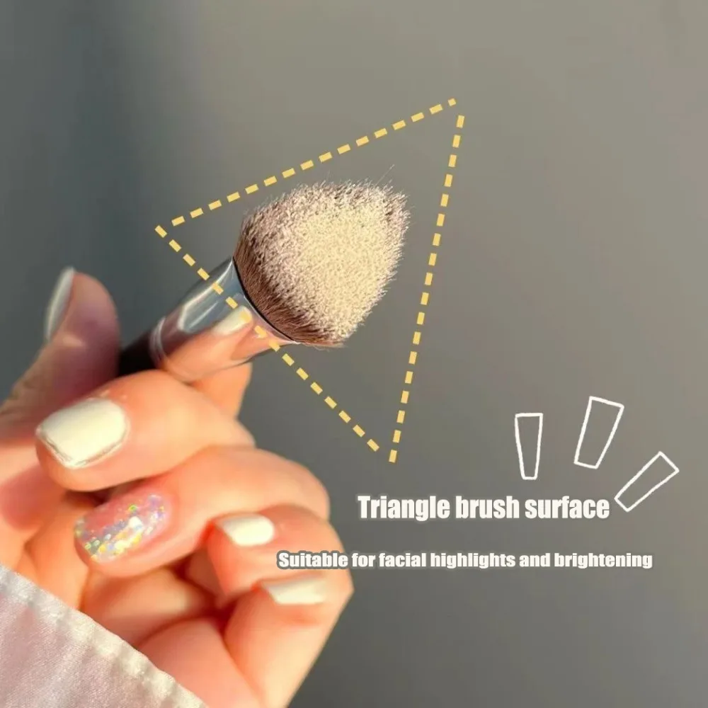 New Angled Triangle Makeup Brush Nose Contour Brighten Under Eye Highlighter Brush Foundation Brush Women