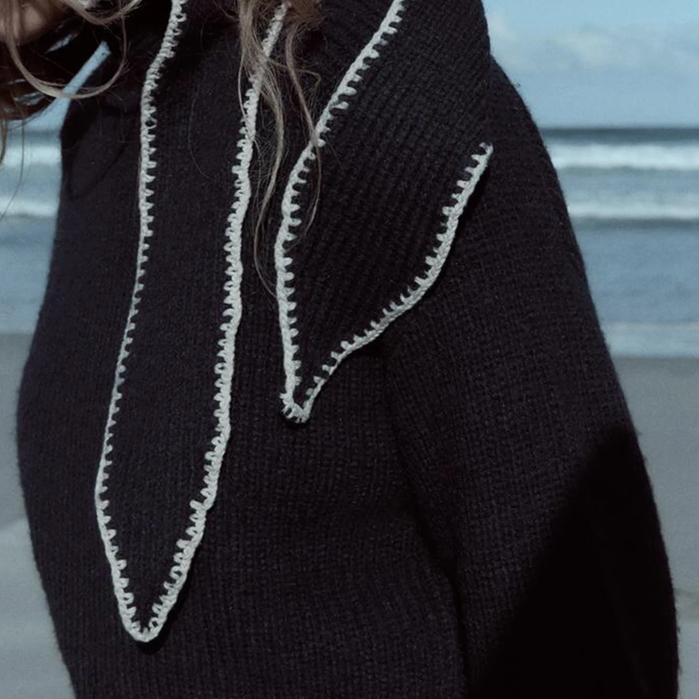 

Faionable Knitted Long Sve Women's Top with Knot Decoration High Ne European Sle Z New Arrival 2025