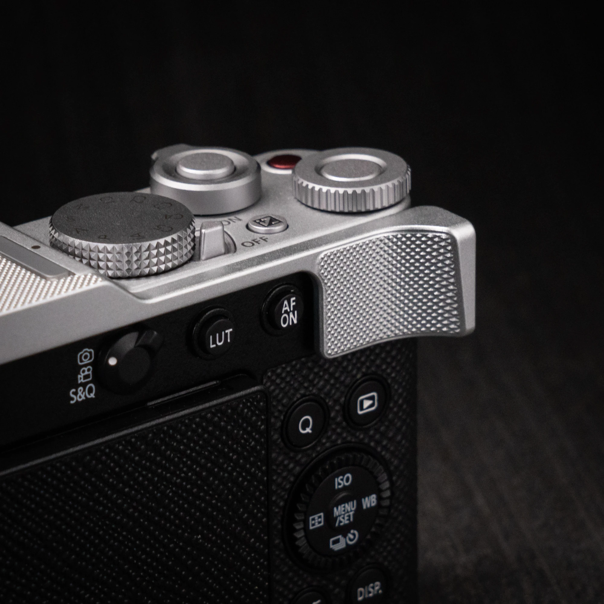 Aluminium-Metall-Handgriff für Panasonic LUMIX L10 Kamera, ergonomisch gestaltet. – Detail 7