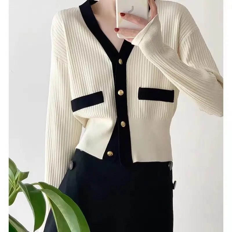 Autumn 2024 New Korean Fashion Buttons V-neck Long Sleeve Sweater Women Clothing Temperament Patchwork Knitting Cardigan Coat