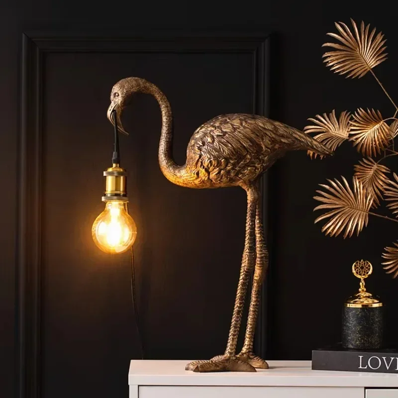 Modern Art Abstract Decor Animal Sculpture Floor Standing Lamp Gold Resin Flamingo Luxury Floor Lamp For Interior