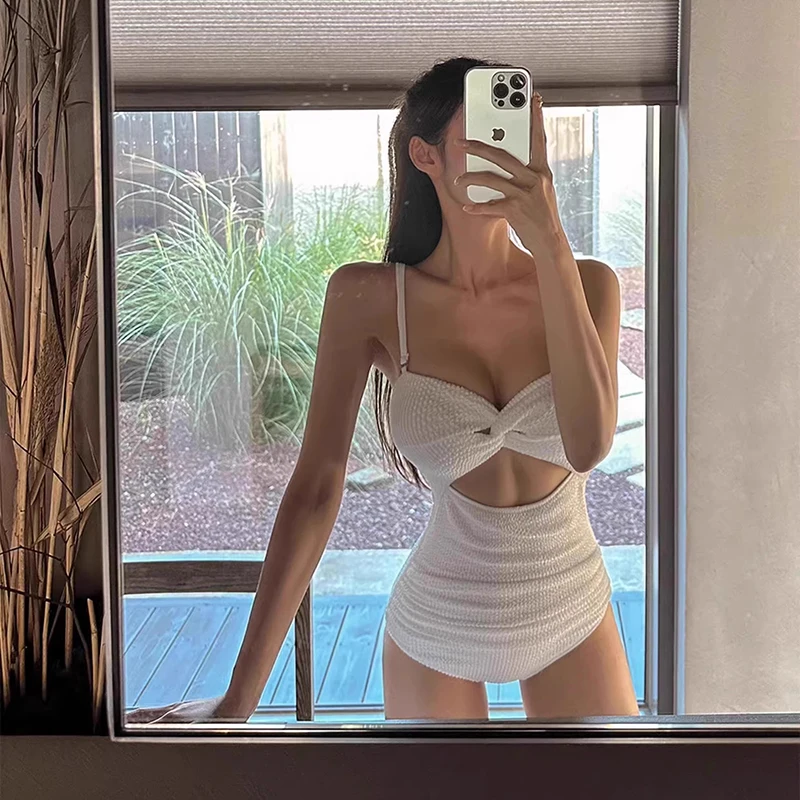 

New Bal One-Piece Swimsuit for Women Beach Thermal Vaion Sle Slimming White And Bla Swimwear for Young Girls