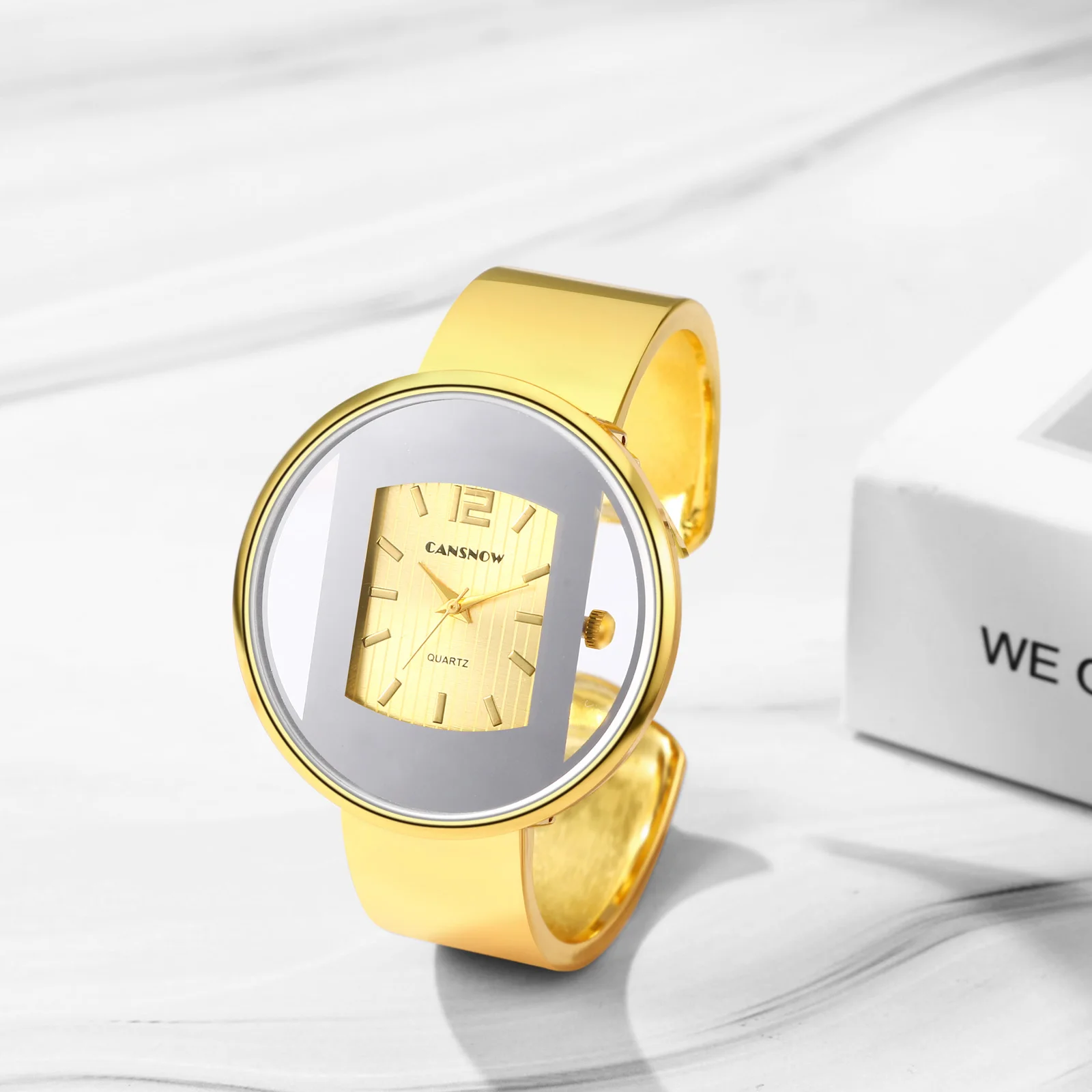 Lancardo นาฬิกาควอตซ์แบบเรียบง่ายของผู้หญิงนาฬิกากําไลสายรัดข้อมือสเตนเลสมีสไตล์ของขวัญครบรอบวันวาเลนไทน์